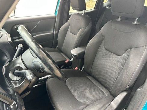 Used 2020 Jeep Renegade Altitude FWD image 13