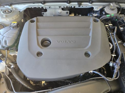 New 2026 Volvo XC40 B5 Plus w/ Protection Package Premier image 34