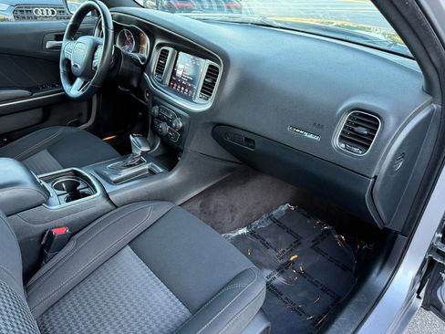 Used 2018 Dodge Charger R/T w/ Navigation & Travel Group image 20