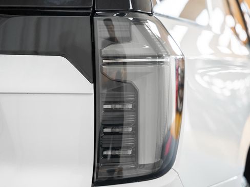 Used 2025 Chevrolet Tahoe Premier w/ Sun And Tow Package image 19