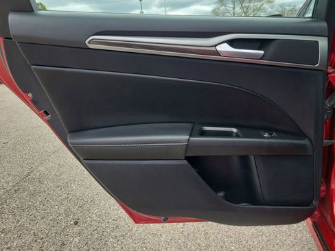 Used 2020 Ford Fusion SEL FWD image 8