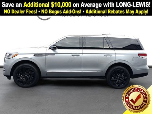 Used 2023 Lincoln Navigator Reserve image 2