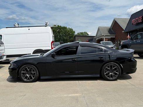 Used 2019 Dodge Charger Scat Pack w/ Plus Group RWD image 3