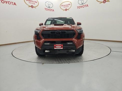Used 2025 Toyota Tacoma TRD Sport AWD/4WD image 4