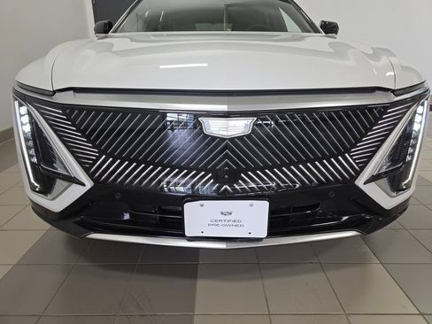 Certified 2024 Cadillac Lyriq Tech w/ Driver Assist Package AWD/4WD image 9