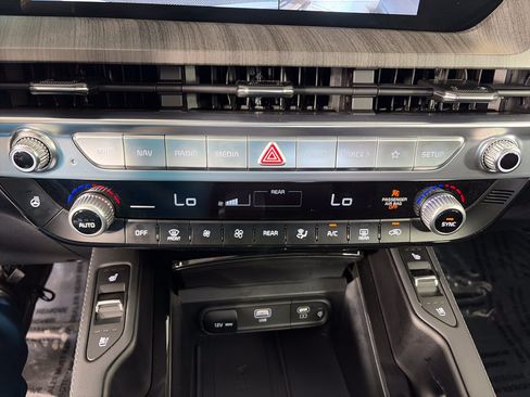 Certified 2025 Kia Telluride SX Prestige AWD/4WD image 25