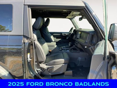 New 2025 Ford Bronco Badlands image 15