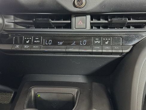 Used 2023 Toyota Crown AWD/4WD image 17