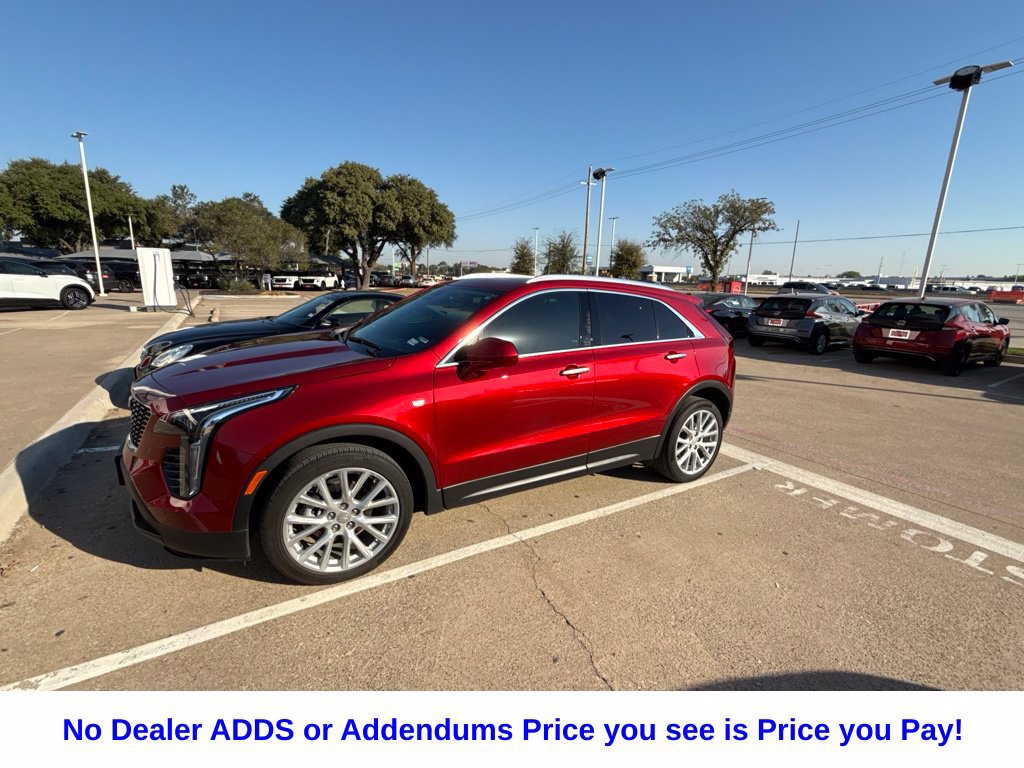 Used 2023 Cadillac XT4 Luxury w/ Cold Weather Package FWD image 3
