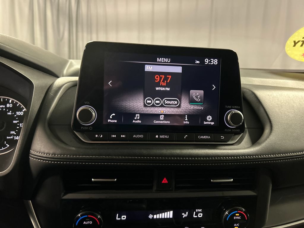 Used 2025 Nissan Rogue SV AWD/4WD image 15