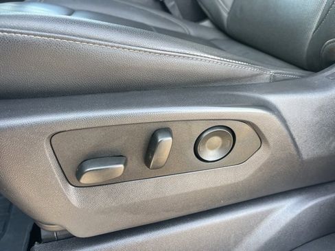 Used 2025 GMC Sierra 1500 SLT w/ SLT Premium Plus Package image 18