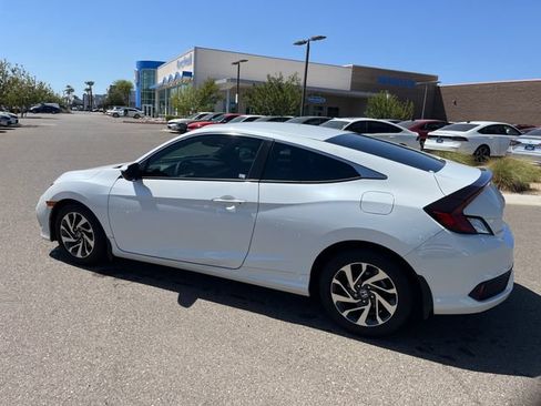 Used 2020 Honda Civic LX image 3