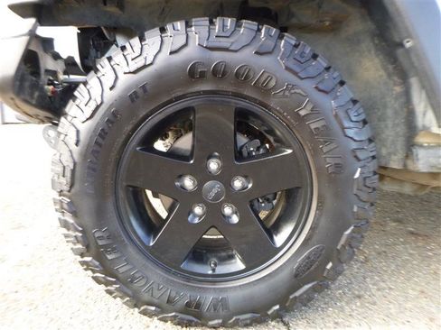 Used 2012 Jeep Wrangler Call of Duty image 27