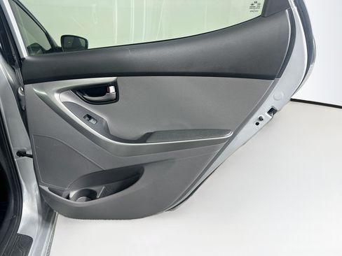 Used 2013 Hyundai Elantra GLS FWD image 26