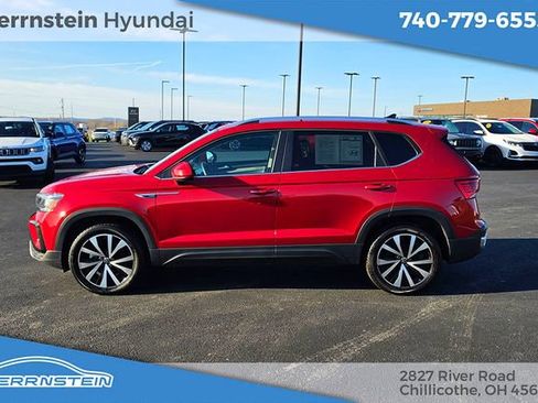 Used 2022 Volkswagen Taos SE image 4