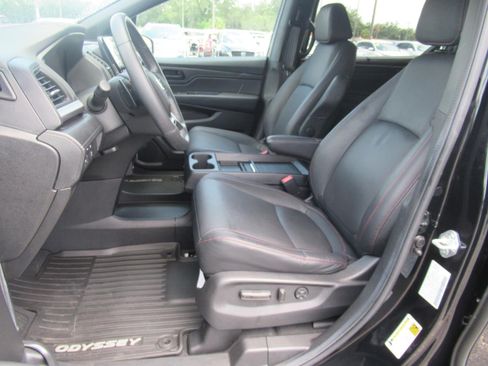 Used 2024 Honda Odyssey Sport image 19