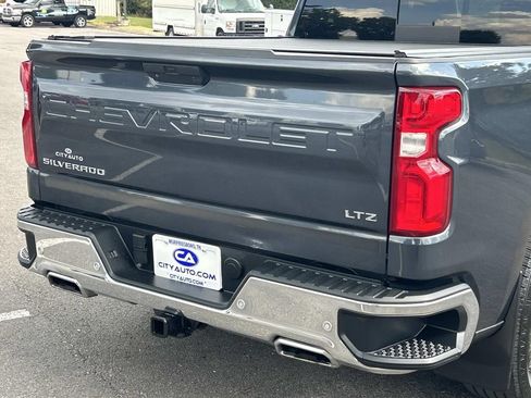 Used 2021 Chevrolet Silverado 1500 LTZ w/ Technology Package AWD/4WD image 14