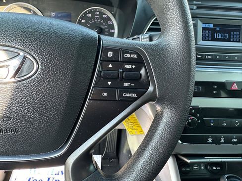 Used 2015 Hyundai Sonata SE image 14