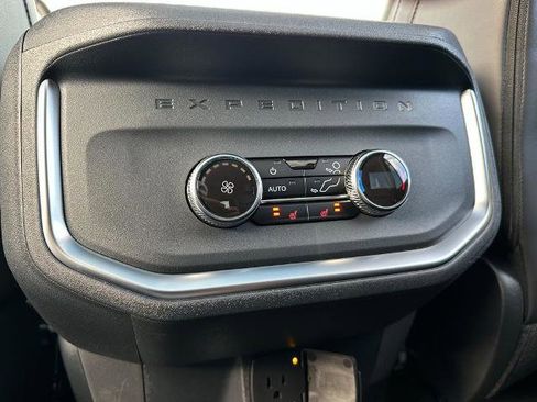 New 2025 Ford Expedition Platinum w/ Driver's Package image 30