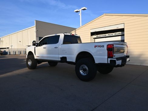 Used 2024 Ford F350 Platinum w/ FX4 Off-Road Package image 4