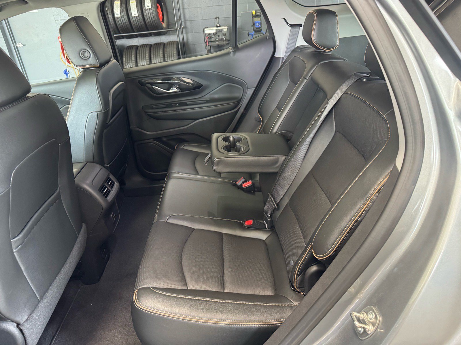 Used 2024 GMC Terrain AT4 AWD/4WD image 17