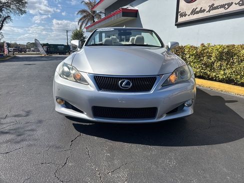 Used 2010 Lexus IS 250C image 3