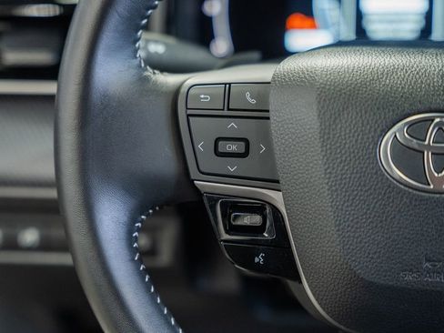 Used 2025 Toyota Camry SE image 26