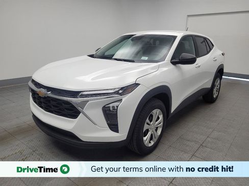 Used 2024 Chevrolet Trax LS FWD image 1