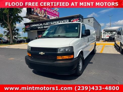 Used 2019 Chevrolet Express 3500 Extended w/ Driver Convenience Package RWD image 11