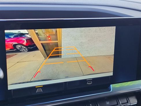 Used 2025 Chevrolet Silverado 1500 LT image 26