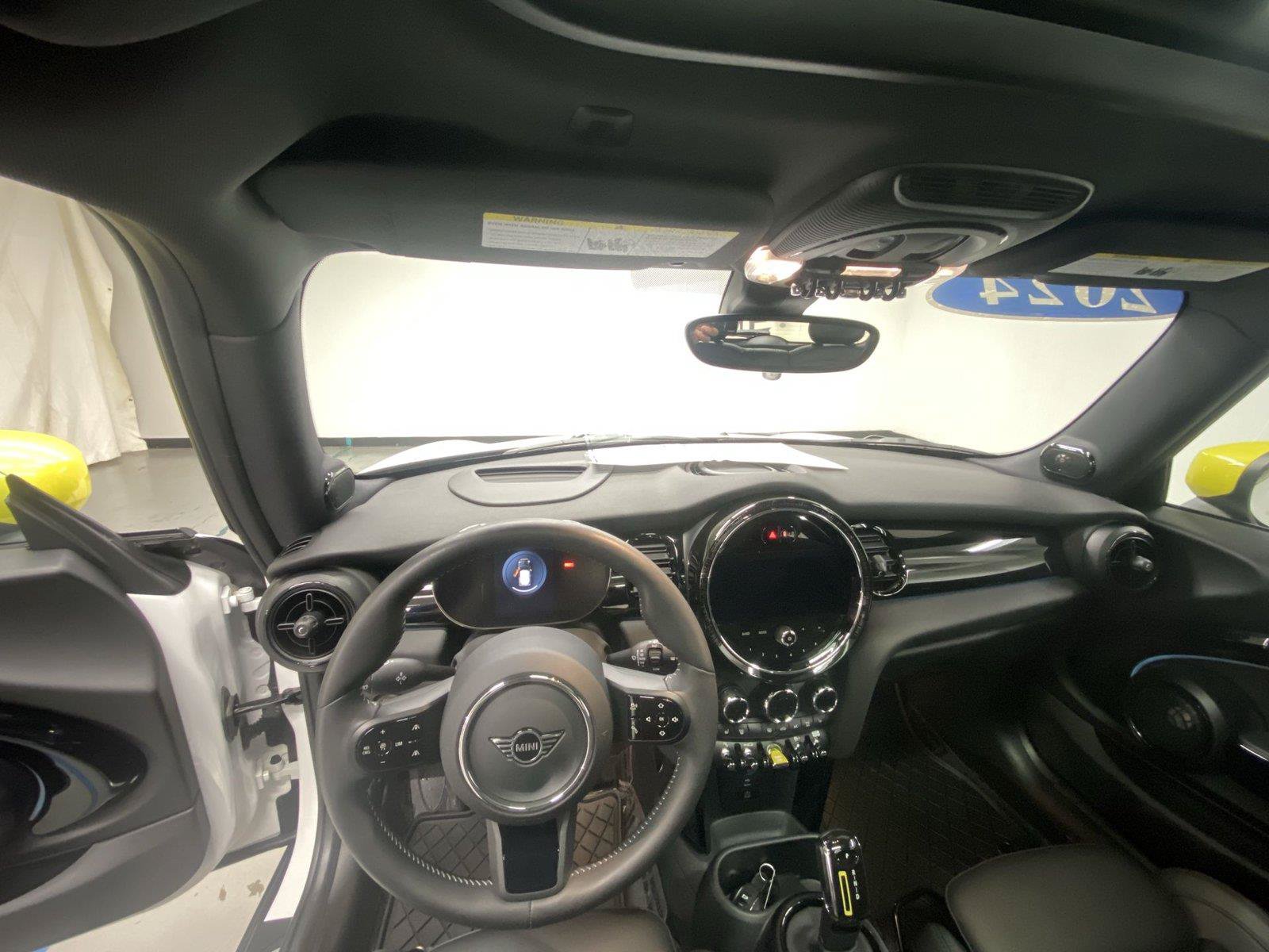 Used 2024 MINI Cooper SE FWD image 31