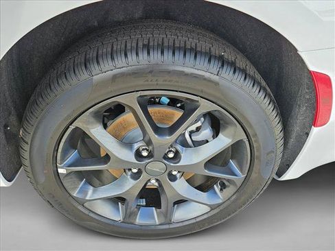 New 2027 Chrysler Pacifica Limited w/ S Appearance Package AWD/4WD image 10