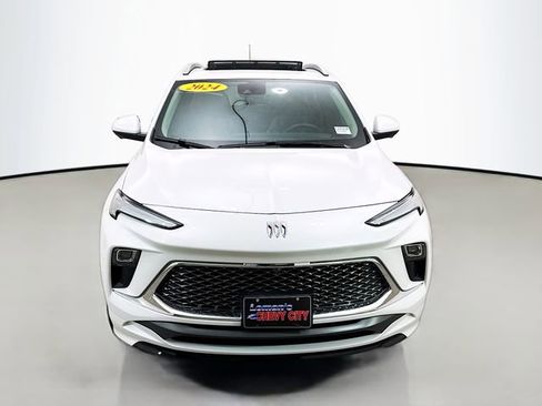 Used 2024 Buick Encore GX Avenir w/ Avenir Technology Package image 2