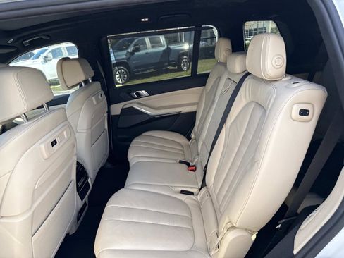 Used 2021 BMW X7 xDrive40i w/ Premium Package image 15