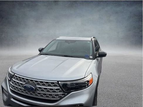 Used 2021 Ford Explorer Limited w/ Equipment Group 301A image 16