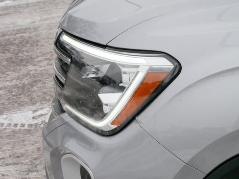 Certified 2025 Volkswagen Atlas SE image 16