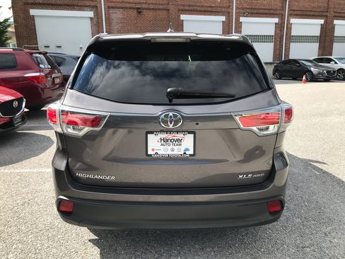 Used 2016 Toyota Highlander XLE AWD/4WD image 7