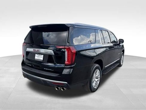 Used 2023 GMC Yukon XL Denali AWD/4WD image 2