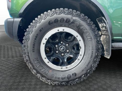 Used 2023 Ford Bronco Badlands w/ Sasquatch Package AWD/4WD image 14