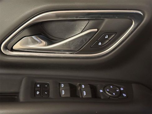 Used 2023 GMC Yukon SLT image 13