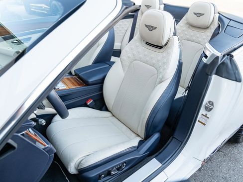 Used 2022 Bentley Continental GT image 4