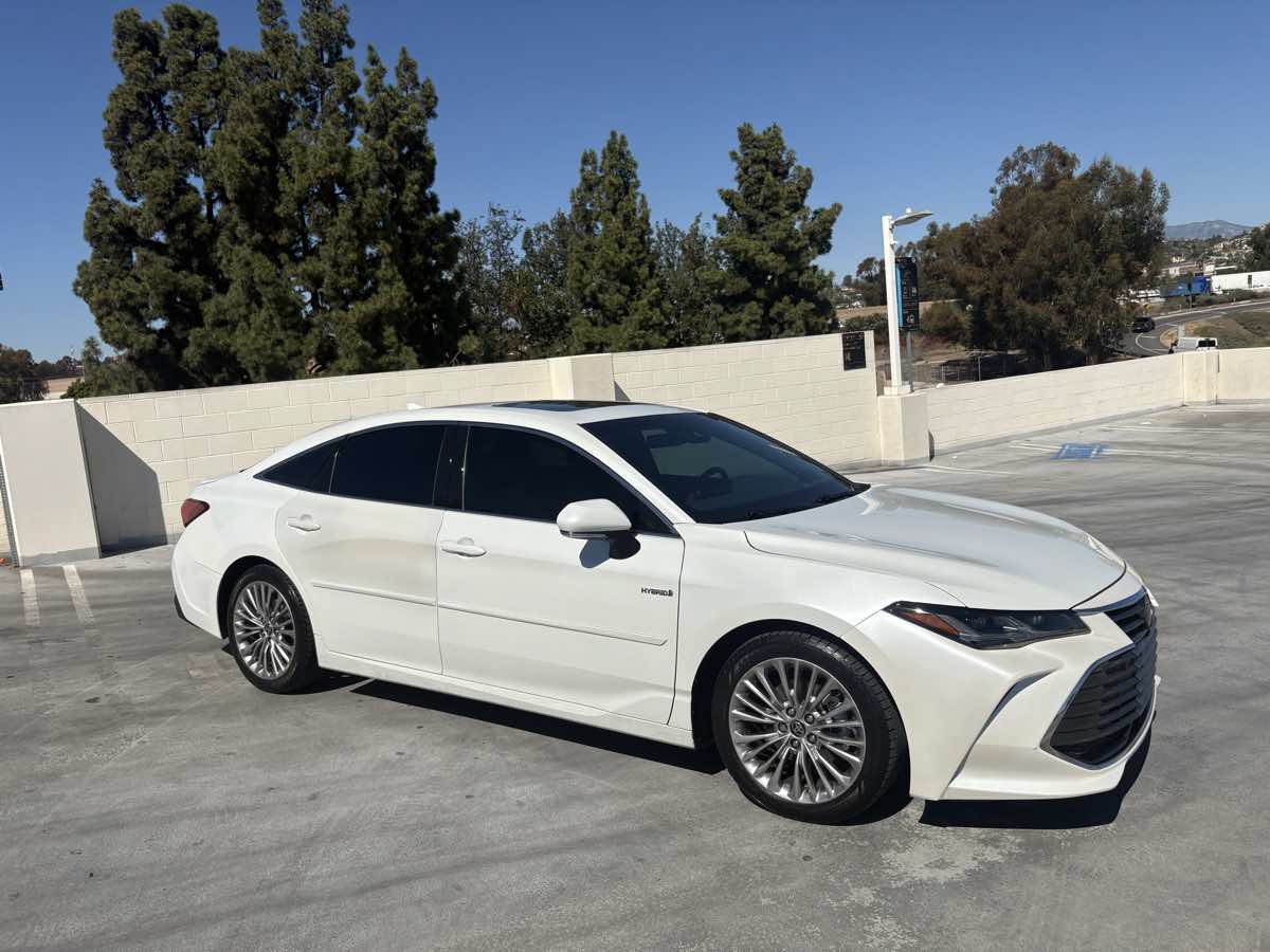 Used 2020 Toyota Avalon Limited w/ Advanced Safety Package FWD image 39