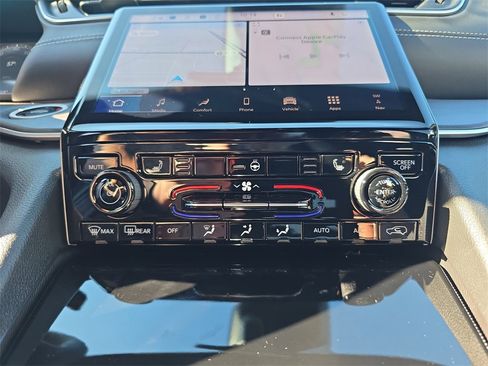 New 2025 Jeep Grand Cherokee Limited w/ Black Appearance Package image 22