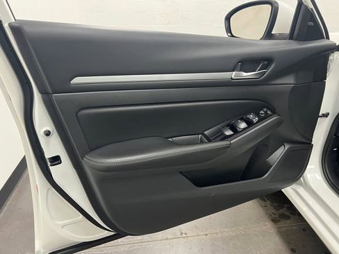 Used 2023 Nissan Altima 2.5 SV image 23