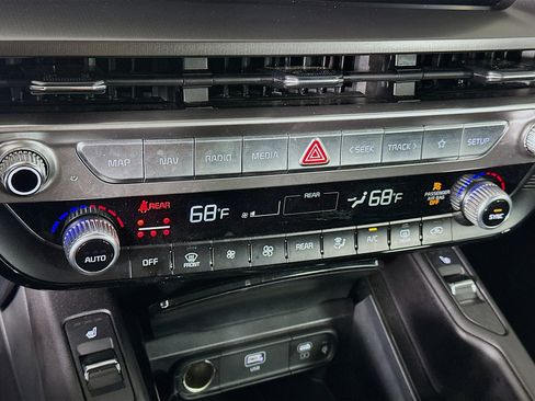 Used 2025 Kia Telluride S image 24