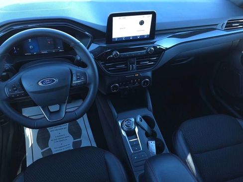 Used 2025 Ford Escape ST-Line image 25