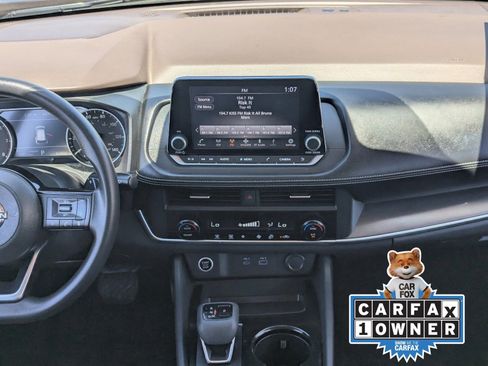 Certified 2023 Nissan Rogue SV FWD image 16