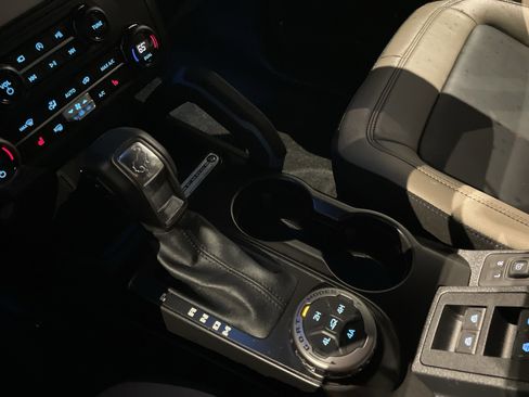 Used 2023 Ford Bronco Wildtrak image 31