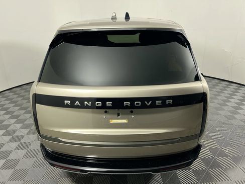 Used 2024 Land Rover Range Rover Long Wheelbase SE AWD/4WD image 4