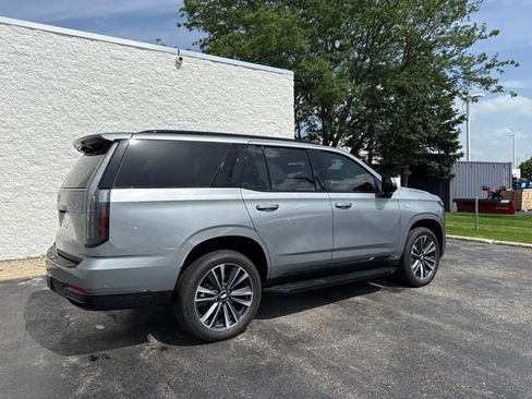 Used 2025 Cadillac Escalade Sport AWD/4WD image 5